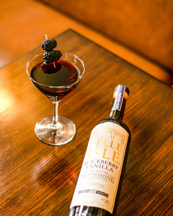 La Mora Martini - Belle Isle Blackberry Vanilla cocktail recipe - Belle Isle Moonshine